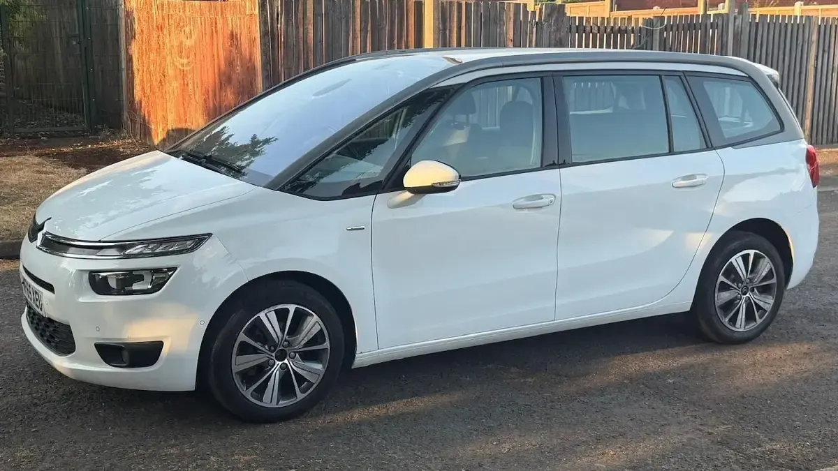 Used Citroën Grand C4 Picasso Exclusive 120 HP (88 kW) 2015 White MPV