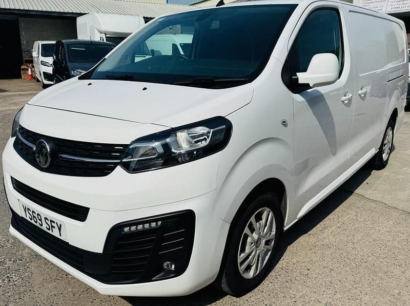 White Used 2019 Vauxhall Vivaro Sportive Van | £7,000 (Fair price) - Image 1/4