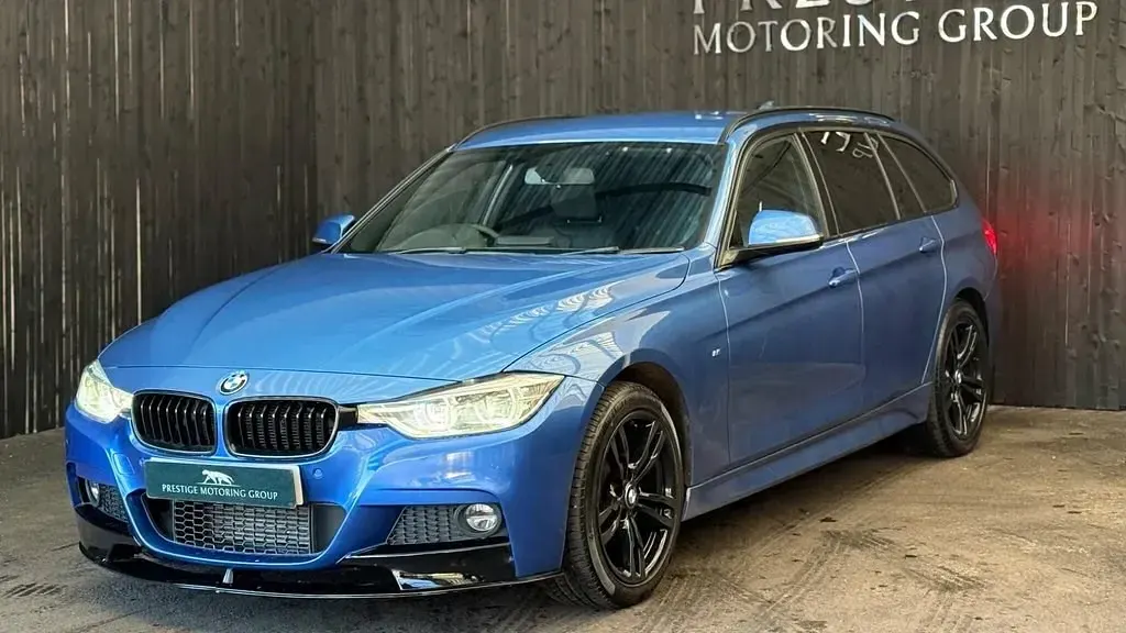 Usado BMW 320 M Sport 2016 Azul Familiar