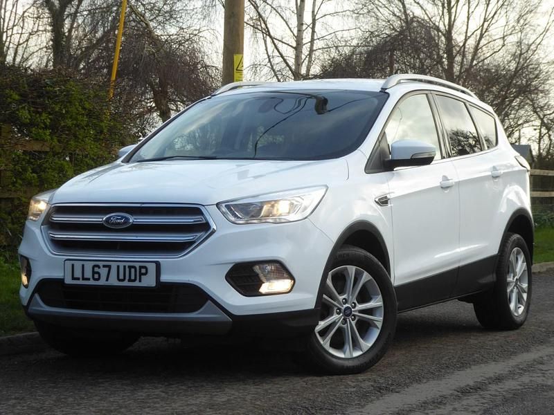 Used Ford Kuga Titanium 150 HP (110 kW) 2017 White SUV