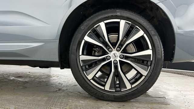 Used Volvo XC60 Plus 194 HP (142 kW) 2023 SUV