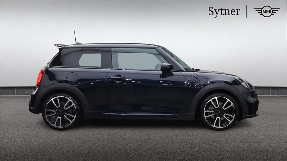 Used Mini Cooper Hatch 134 HP (98 kW) 2023 Black Hatchback