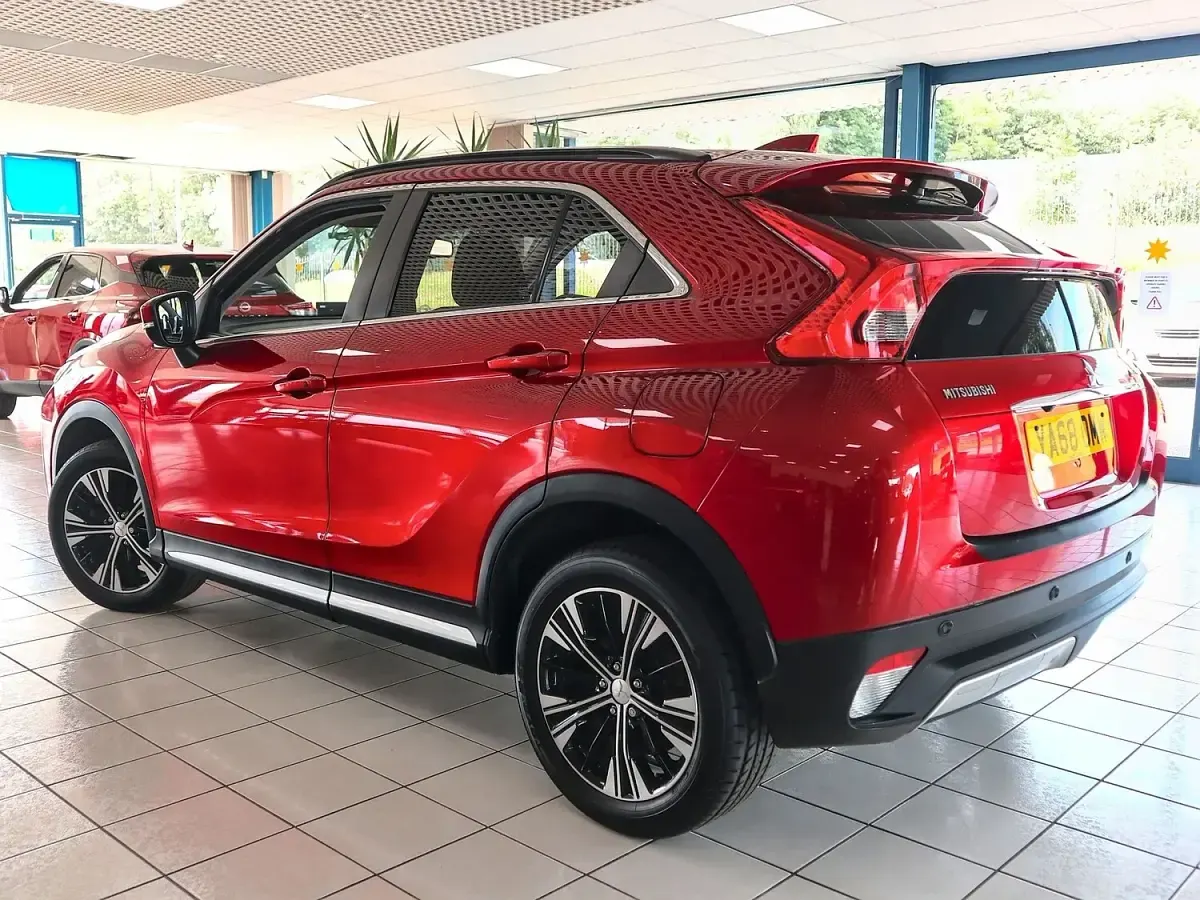 Used Mitsubishi Eclipse Cross 163 HP (119 kW) 2019 Red diamond SUV