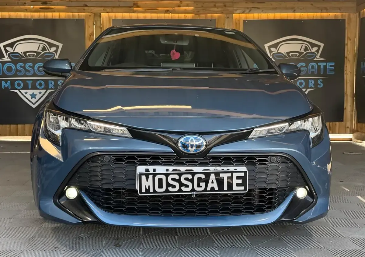 Usado Toyota Corolla Design 122 HP (89 kW) 2020 Azul Citadino