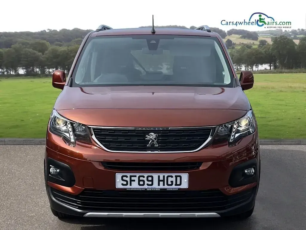 Gebraucht Peugeot Rifter Allure 100 PS (73 kW) 2019 Braun Van / Kleinbus