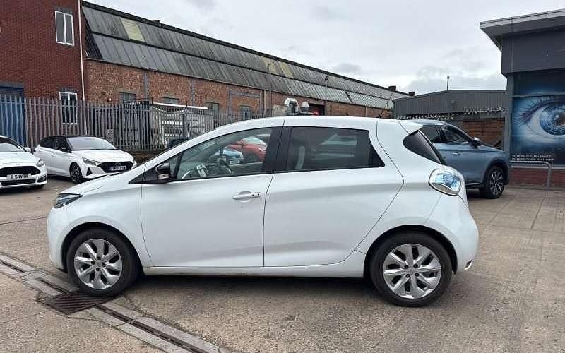 Used Renault Zoe Dynamique 64 kW (88 HP) 2016 Hatchback