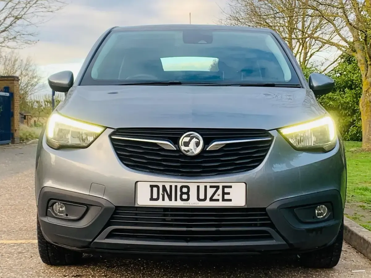 Used Vauxhall Crossland X 81 HP (59 kW) 2018 Grey SUV