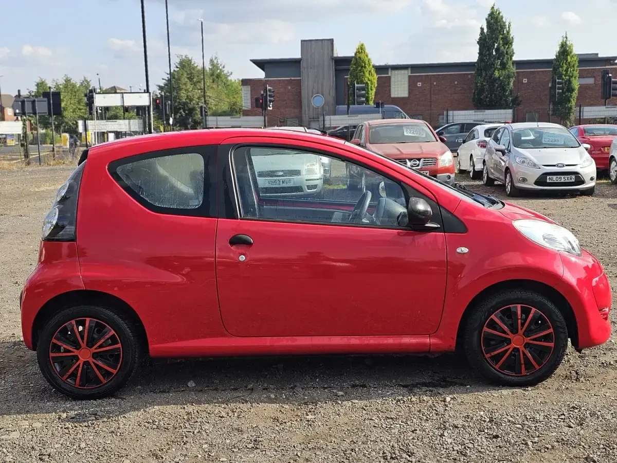 Used Citroën C1 68 HP (50 kW) 2010 Red Hatchback