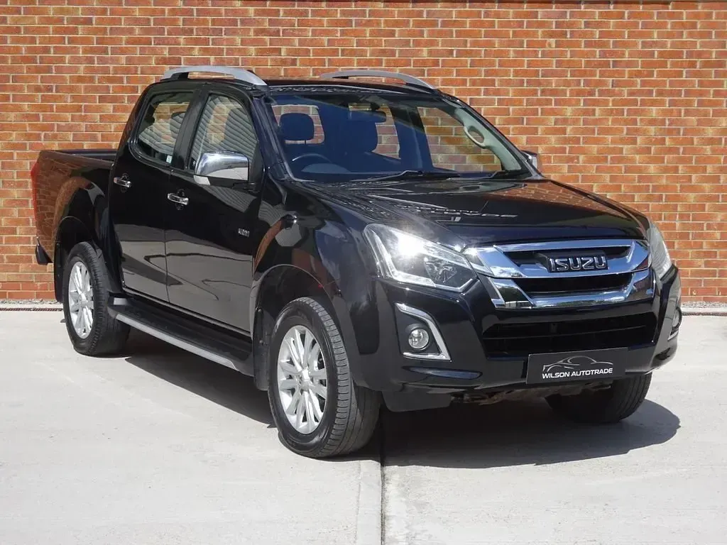 Usado Isuzu D-Max 163 HP (119 kW) 2021 Preto Pickup