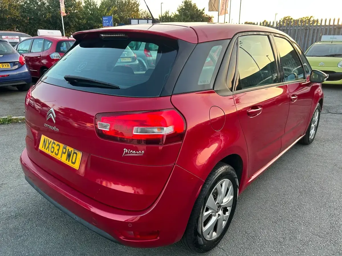 Used Citroën C4 Picasso VTR Sport 115 HP (84 kW) 2013 Red MPV
