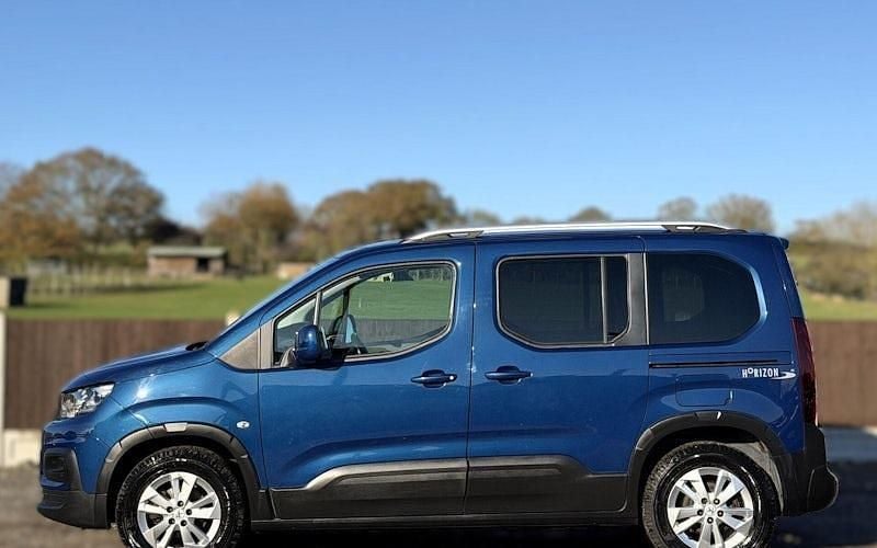 Used Peugeot Rifter Allure 102 HP (75 kW) 2023 MPV