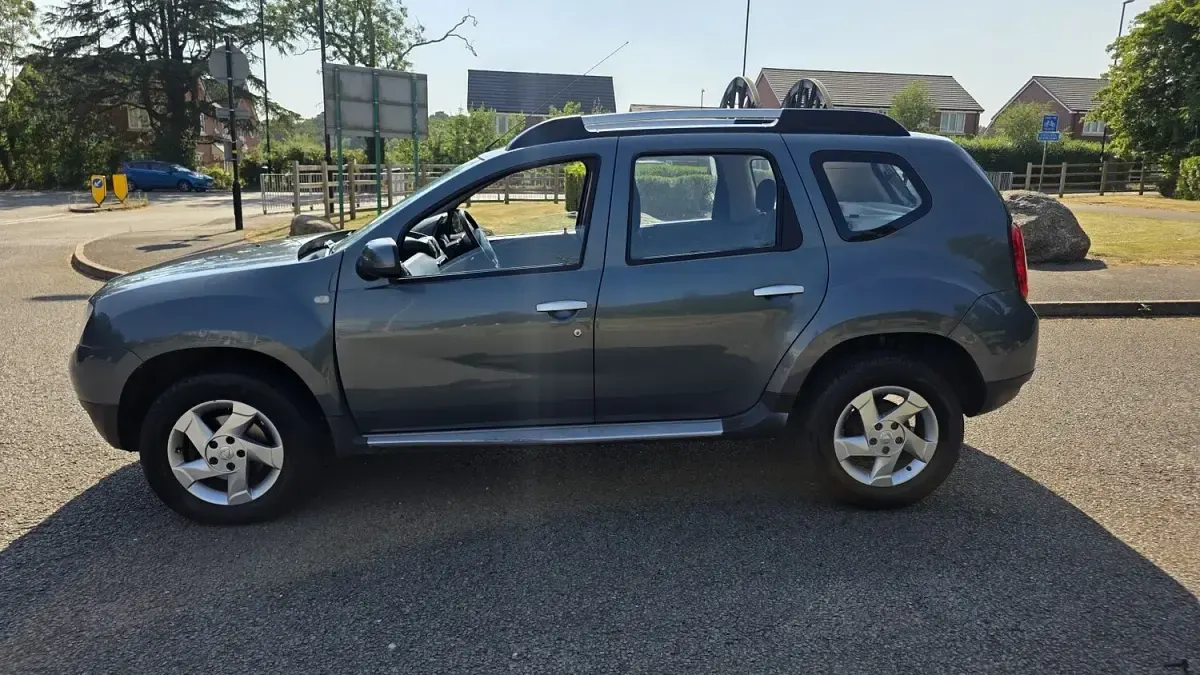Used Dacia Duster Lauréate 110 HP (80 kW) 2013 Grey SUV