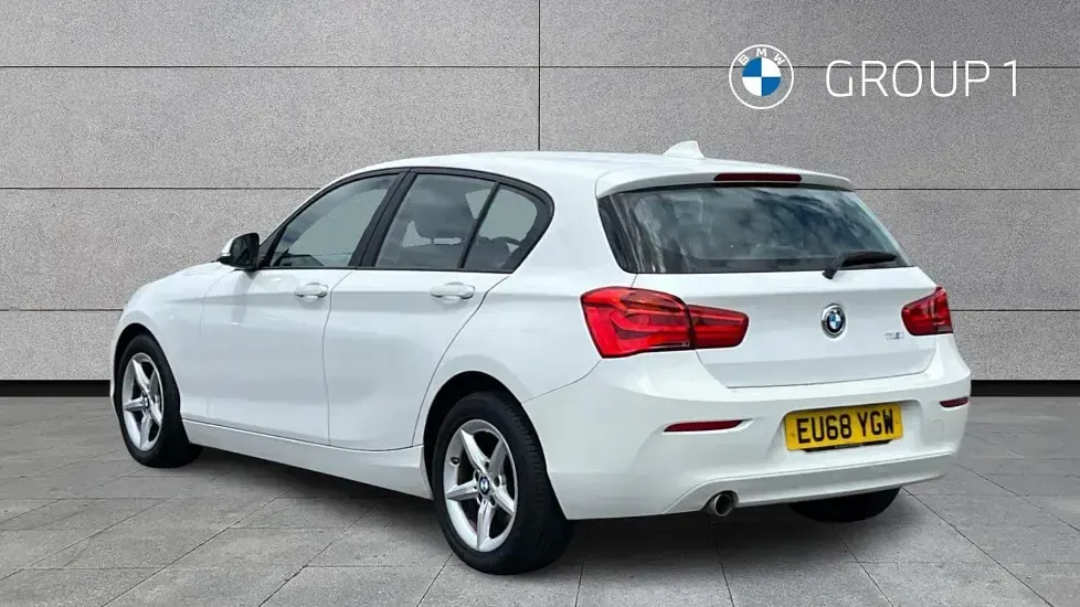 Used BMW 118 Comfort Edition 134 HP (98 kW) 2018 White Hatchback