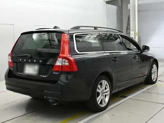 Używany Volvo V70 SE 2011 Czarny Kombi