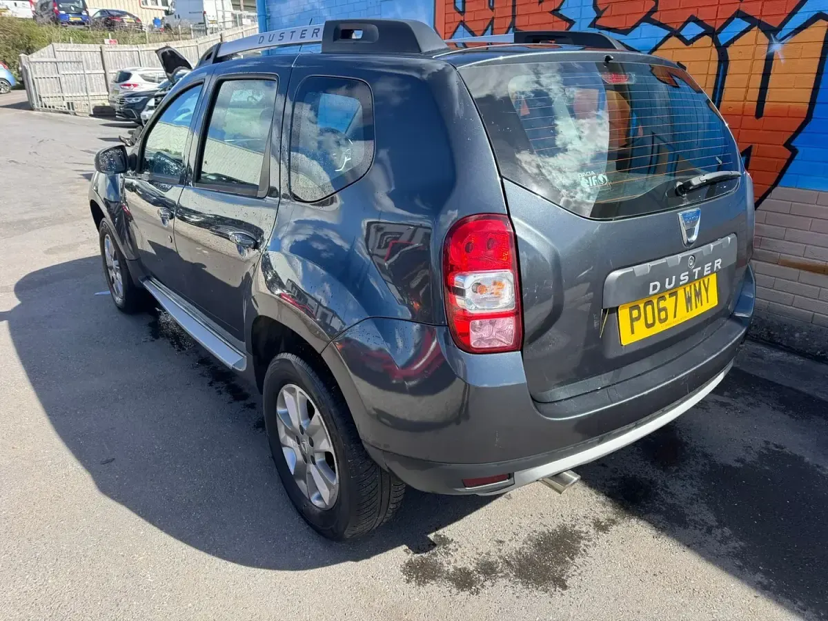Used Dacia Duster Lauréate 110 HP (80 kW) 2017 Grey SUV