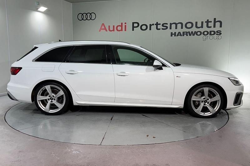 Used Audi A4 S-Line 204 HP (150 kW) 2023 White Estate