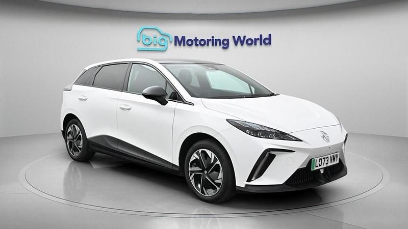 Begagnad MG MG4 EV Trophy 319 kW (435 HK) 2023 Halvkombi