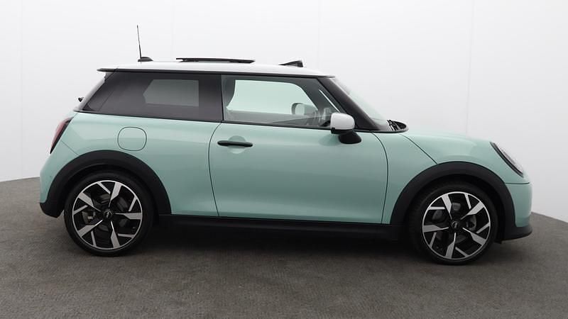 Usado Mini Cooper Exclusive 156 CV (114 kW) 2024 Verde Utilitario