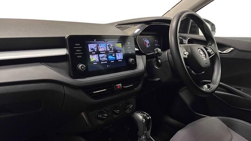 Used Skoda Fabia Colour Edition 110 HP (80 kW) 2023 White Hatchback