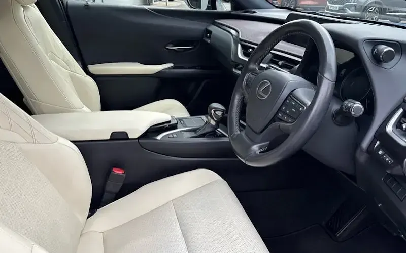 Used Lexus UX 184 HP (135 kW) 2020 Blue SUV