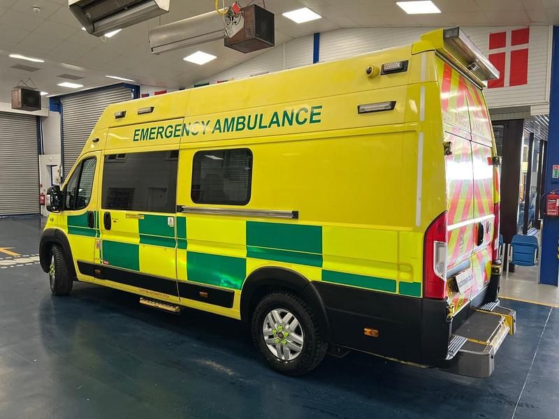 Used Fiat Ducato 176 HP (129 kW) 2019 Yellow Van