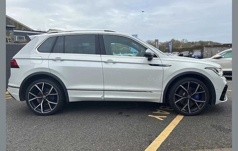 Używany VW Tiguan R 320 KM (235 kW) 2021 Biały SUV