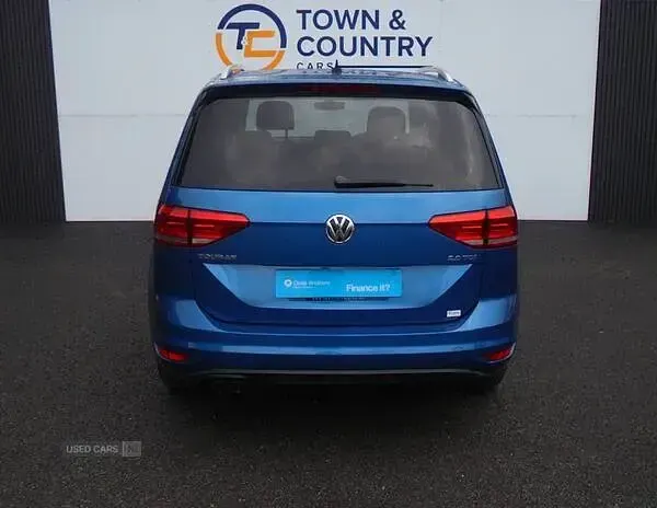 Used VW Touran SE 147 HP (108 kW) 2017 Blue MPV