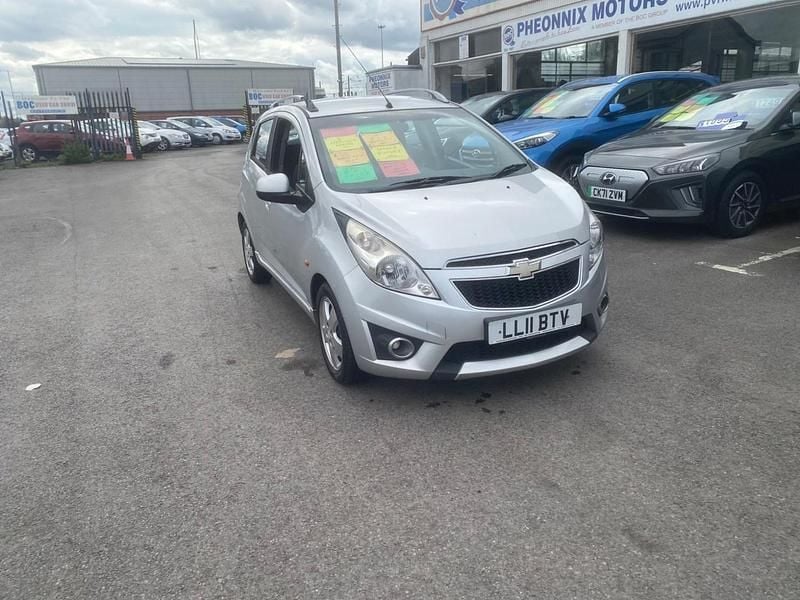 Used Chevrolet Spark LT 2011 Silver Hatchback