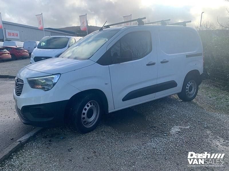 Usado Vauxhall Combo 100 HP (73 kW) 2023 Branco Van
