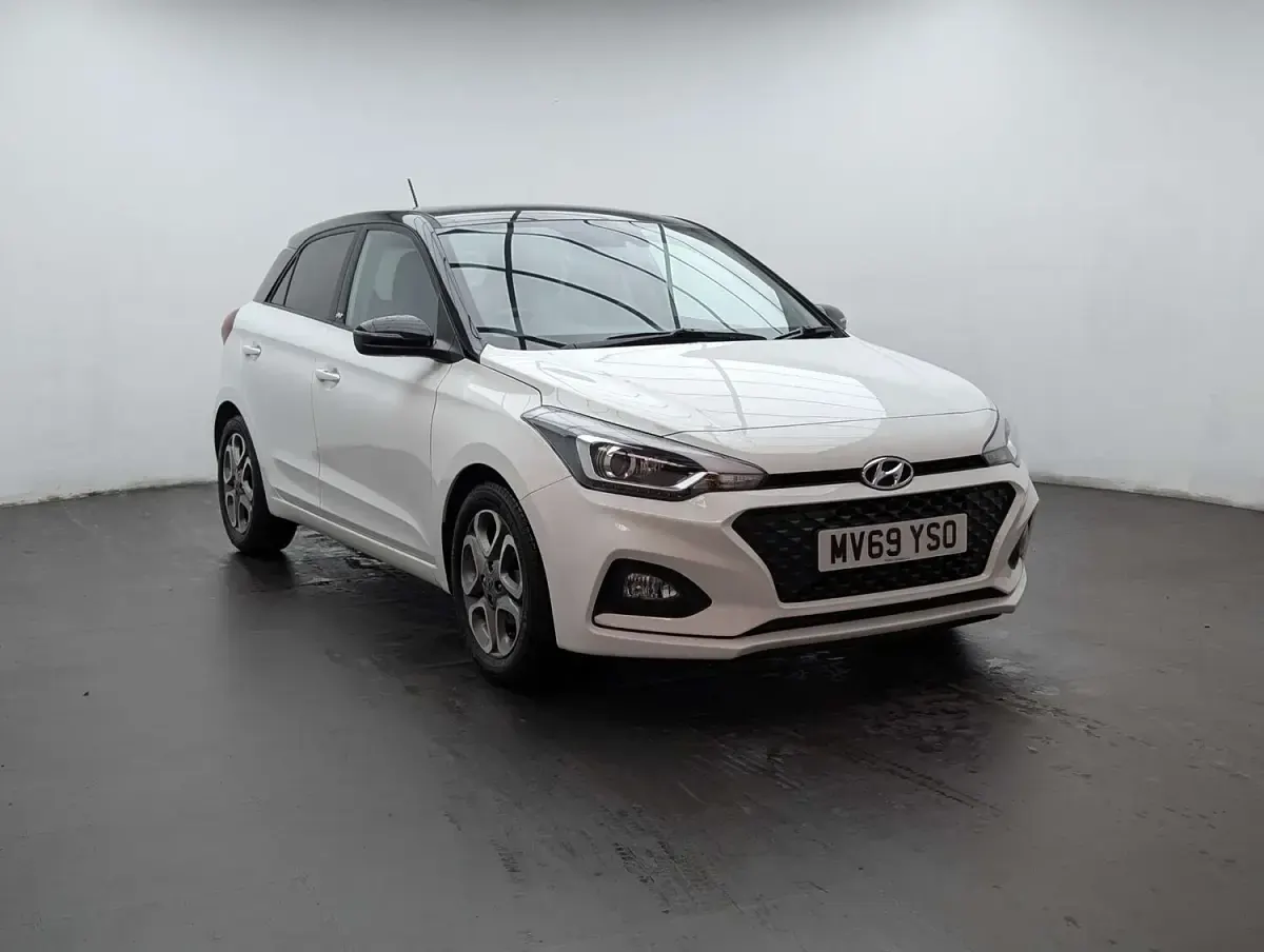 Used Hyundai i20 84 HP (61 kW) 2019 White Hatchback