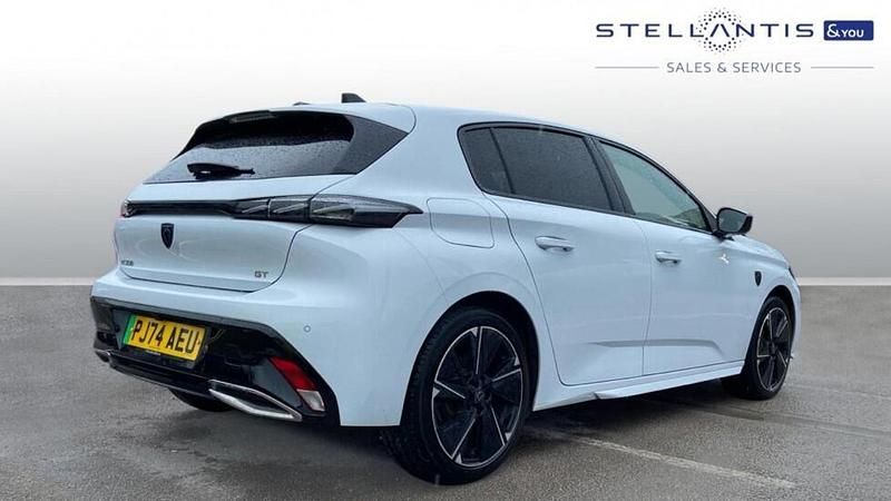 Używany Peugeot e-308 GT 113 kW (154 KM) 2024 Biały Hatchback