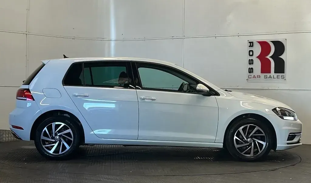 Used VW Golf VII Match 115 HP (84 kW) 2019 White Hatchback