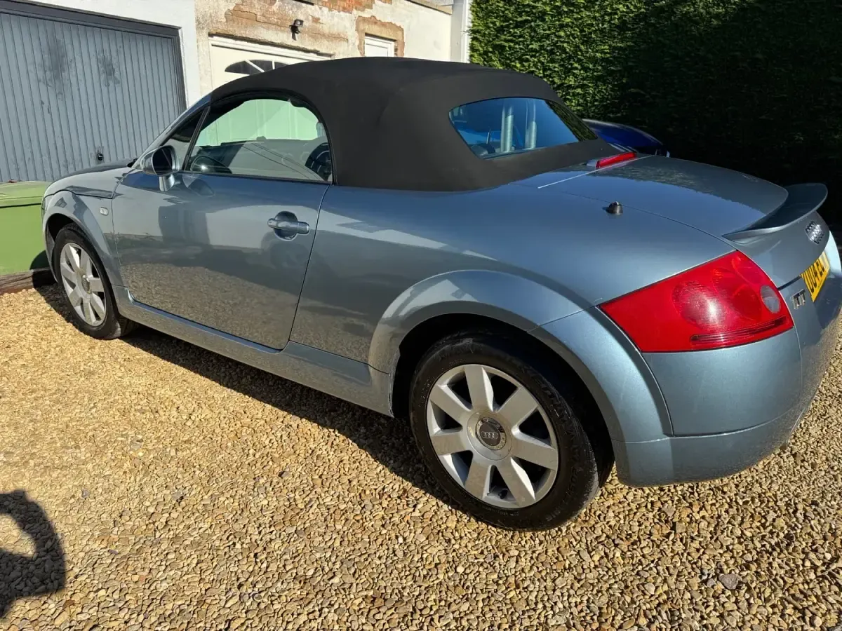 Begagnad Audi TT 2004 Blå Sportkupé