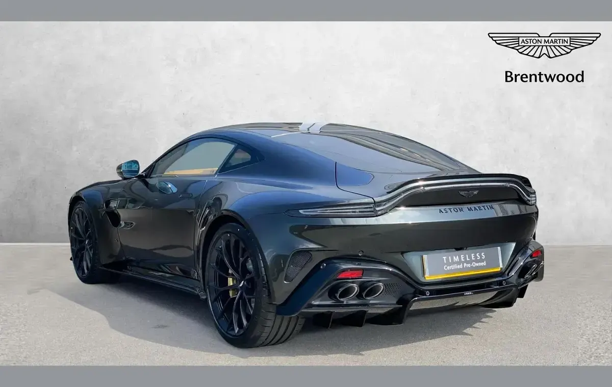 New Aston Martin V8 Vantage 670 HP (492 kW) 2026 Green Hatchback