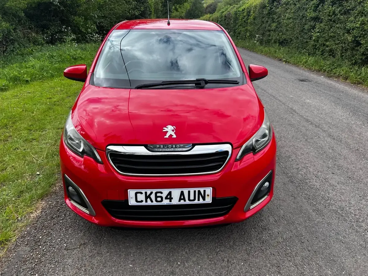 Used Peugeot 108 Allure 82 HP (60 kW) 2014 Red Hatchback