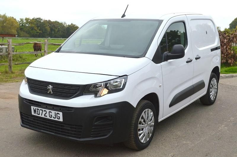 Used Peugeot Partner Premium 2023 White MPV
