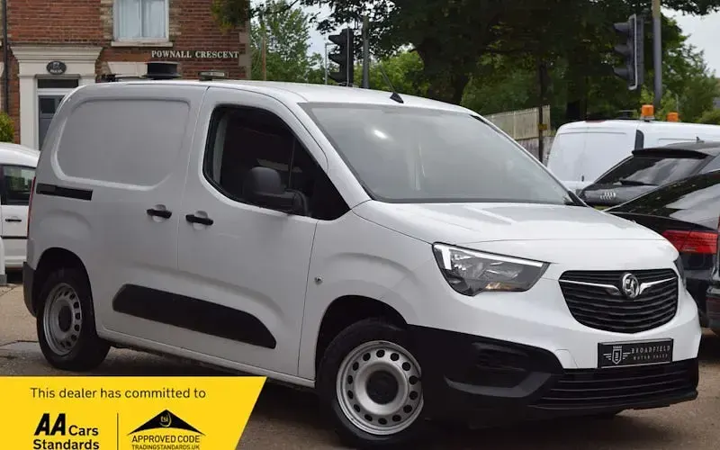 Used Vauxhall Combo Edition 101 HP (74 kW) 2019 MPV