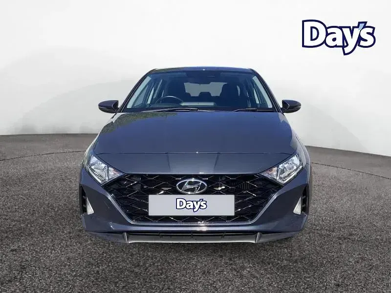 Begagnad Hyundai i20 SE 100 HK (73 kW) 2021 Grå Halvkombi