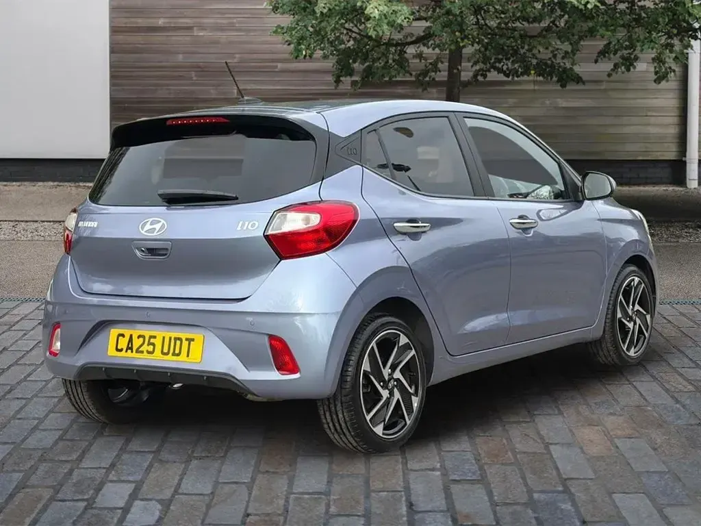 Used Hyundai i10 Premium 63 HP (46 kW) 2025 Blue Hatchback