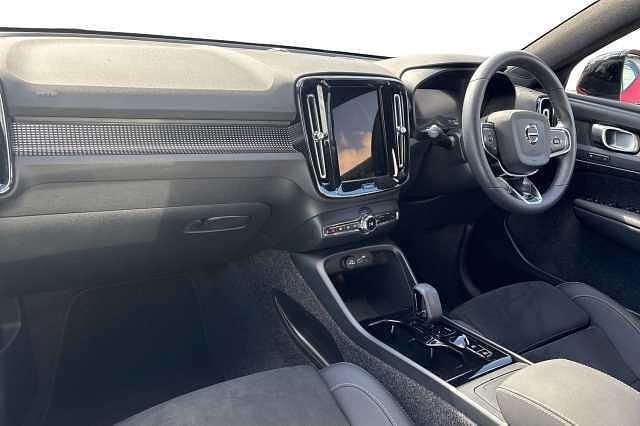 Used Volvo XC40 Plus 194 HP (142 kW) 2025 SUV