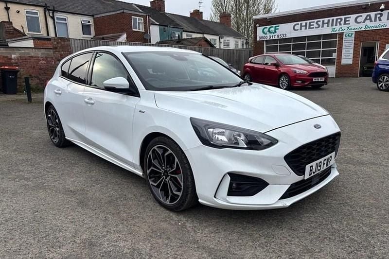 Used Ford Focus ST-Line X 125 HP (91 kW) 2019 White Hatchback
