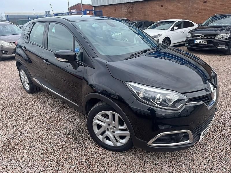 Used Renault Captur Dynamique 90 HP (66 kW) 2017 Black SUV