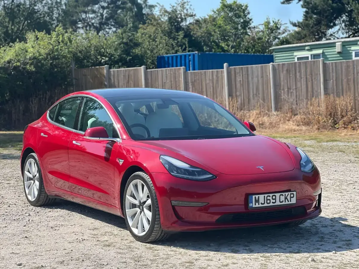 Used Tesla Model 3 Long Range AWD 366 kW (498 HP) 2019 Red Sedan