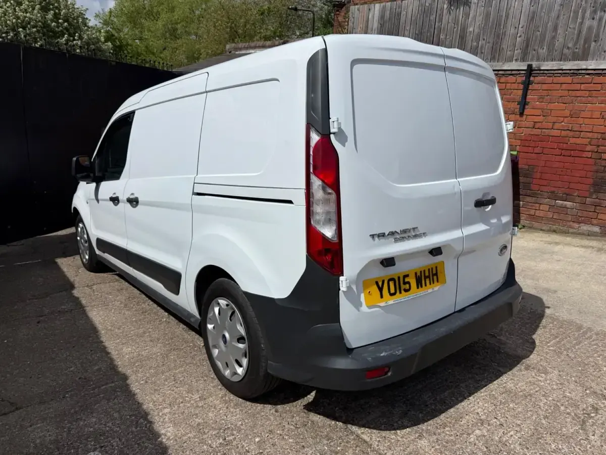 Usado Ford Transit Connect 95 HP (69 kW) 2015 Branco Monovolume