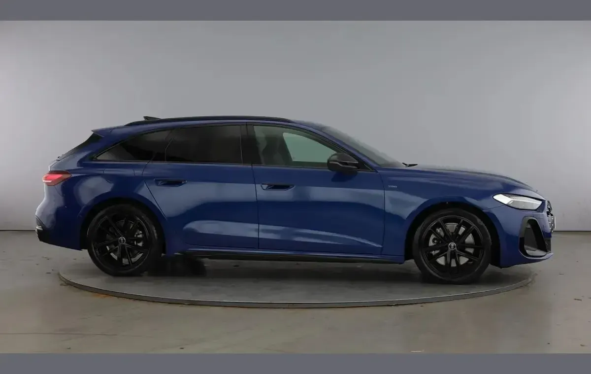 Used Audi A5 Comfort 295 HP (216 kW) 2026 Blue Estate