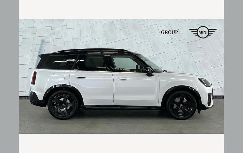 Used Mini Countryman Sport 218 HP (160 kW) 2025 White SUV