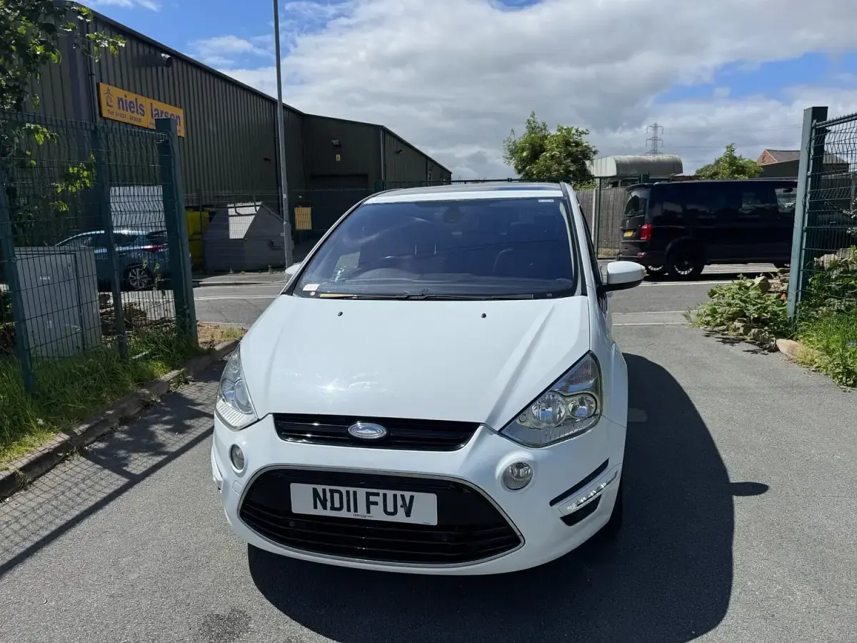 Used Ford S-MAX Titanium 163 HP (119 kW) 2011 White MPV