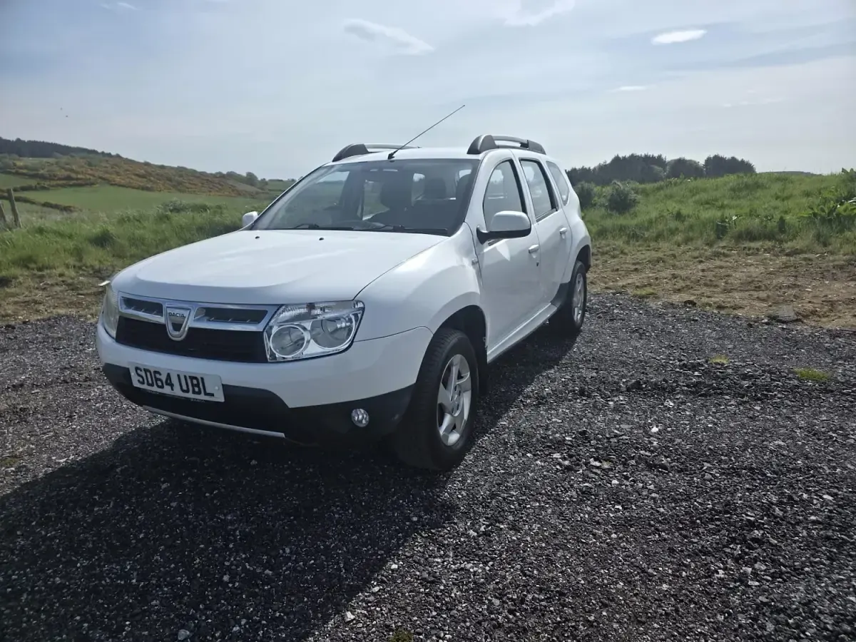Used Dacia Duster Lauréate 110 HP (80 kW) 2014 White SUV