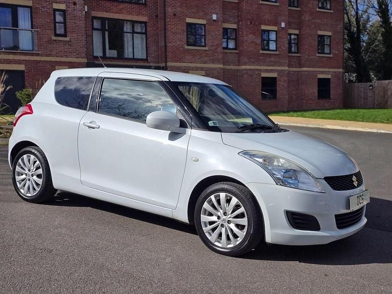 Used Suzuki Swift SZ3 94 HP (69 kW) 2013 White Hatchback