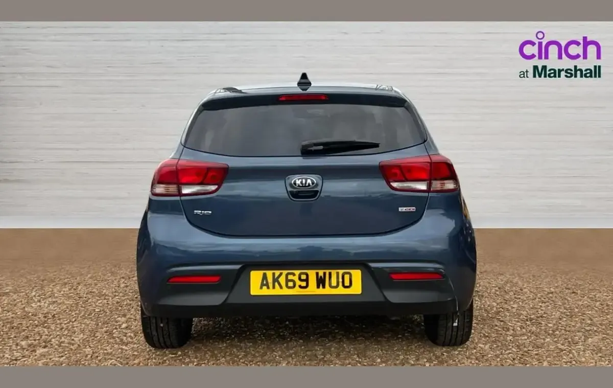 Used Kia Rio 99 HP (72 kW) 2020 Blue Hatchback